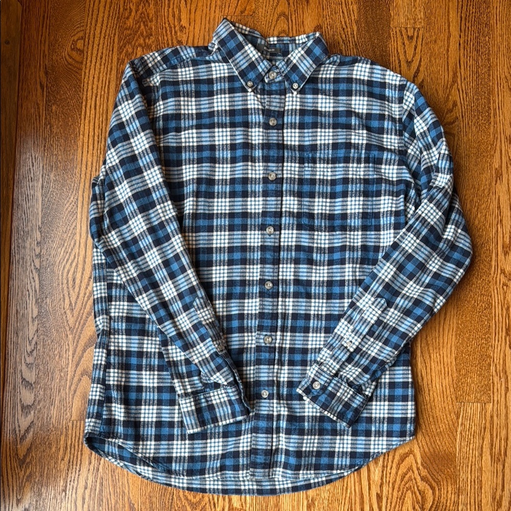 Eddie Bauer Relaxed Fit Blue Plaid Men's Flannel Shirt